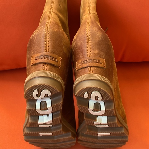 Sorel Brushed Leather Winter Wedge Boots - Picture 4 of 6